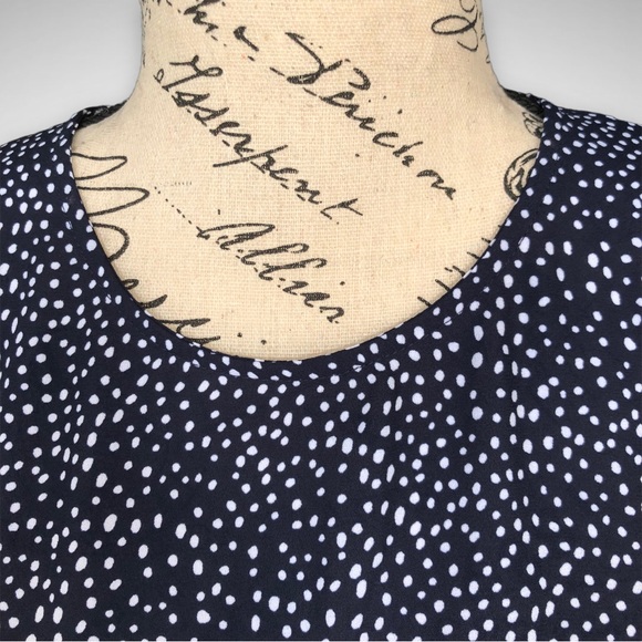 Banana Republic Blouse shirt dark navy blue with white dots scalloped sleeve - Picture 2 of 15